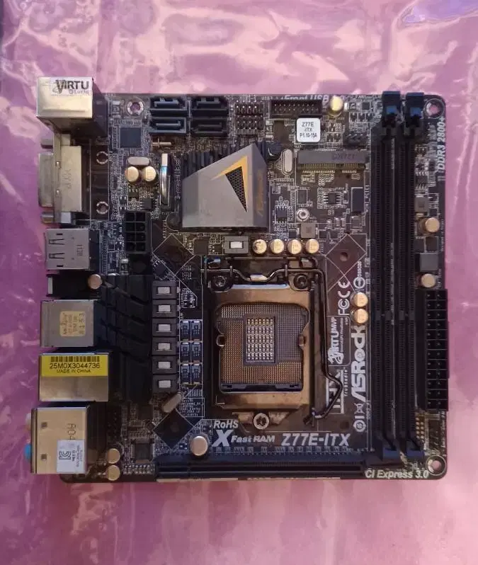 ASRock Z77E-ITX (1155소켓/Z77칩셋)